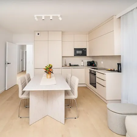Апартаменты Beige Harmony For Family & Business With Parking And Ac By Uniquerent *
