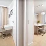 شقة Beige Harmony For Family & Business With Parking And Ac By Uniquerent فروتسواف