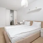 شقة Beige Harmony For Family & Business With Parking And Ac By Uniquerent فروتسواف