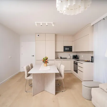 Beige Harmony For Family & Business With Parking And Ac By Uniquerent فروتسواف