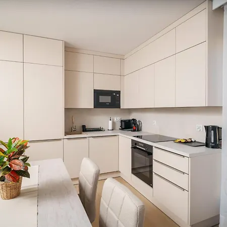 شقة Beige Harmony For Family & Business With Parking And Ac By Uniquerent فروتسواف