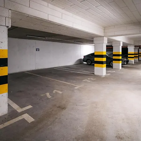 Beige Harmony For Family & Business With Parking And Ac By Uniquerent * فروتسواف