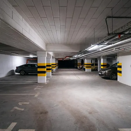 Beige Harmony For Family & Business With Parking And Ac By Uniquerent فروتسواف
