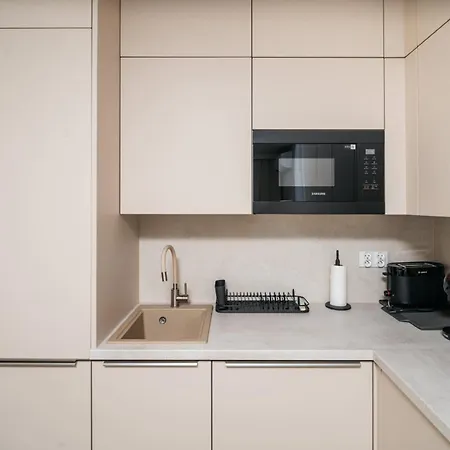 Beige Harmony For Family & Business With Parking And Ac By Uniquerent * فروتسواف