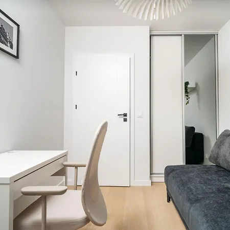 Beige Harmony For Family & Business With Parking And Ac By Uniquerent شقة *