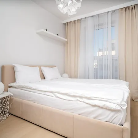 Beige Harmony For Family & Business With Parking And Ac By Uniquerent شقة *