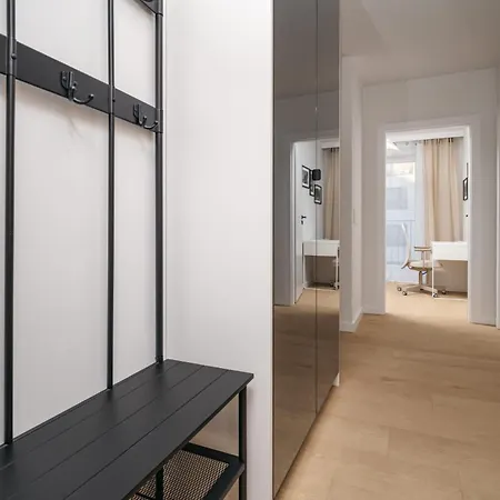 Beige Harmony For Family & Business With Parking And Ac By Uniquerent * فروتسواف