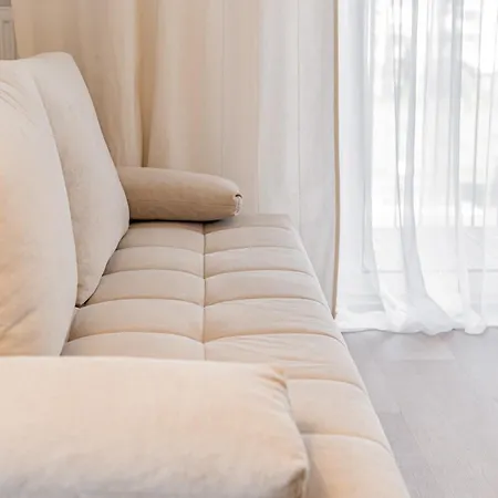 Apartment Beige Harmony For Family & Business With Parking And Ac By Uniquerent *