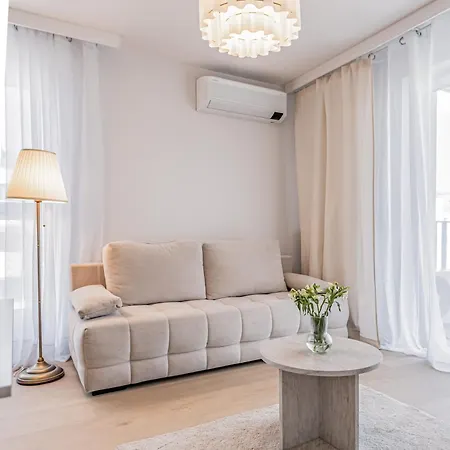 Apartment Beige Harmony For Family & Business With Parking And Ac By Uniquerent