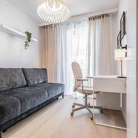 Beige Harmony For Family & Business With Parking And Ac By Uniquerent شقة *