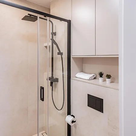 شقة Beige Harmony For Family & Business With Parking And Ac By Uniquerent