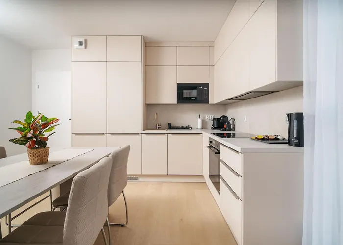 Beige Harmony For Family & Business Apartman